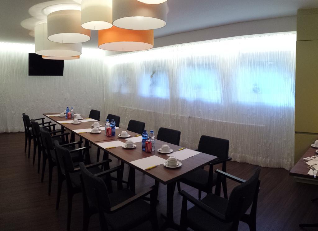 דרייאייך Hotel Henry מראה חיצוני תמונה